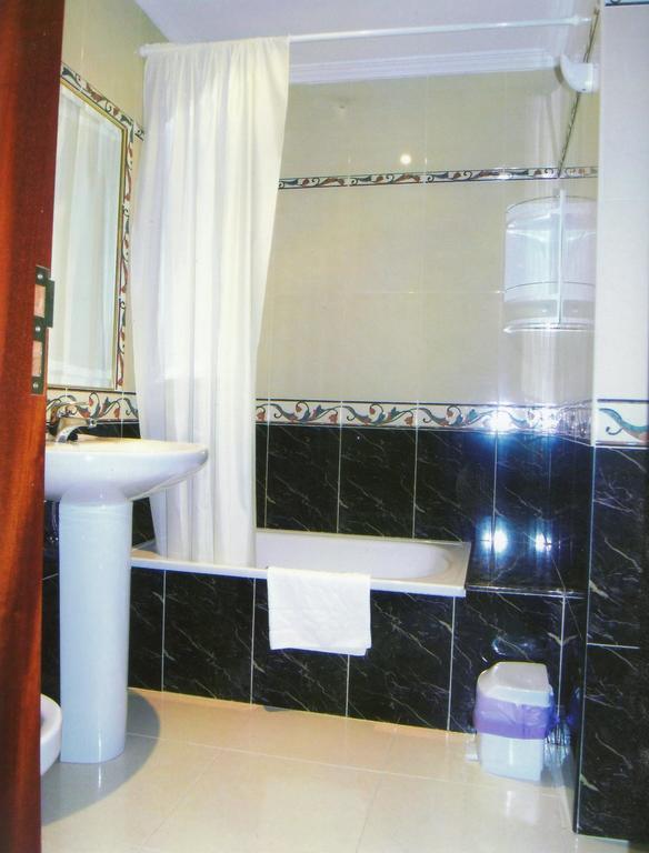 Hotel Casa Mariano A Revolta Esterno foto